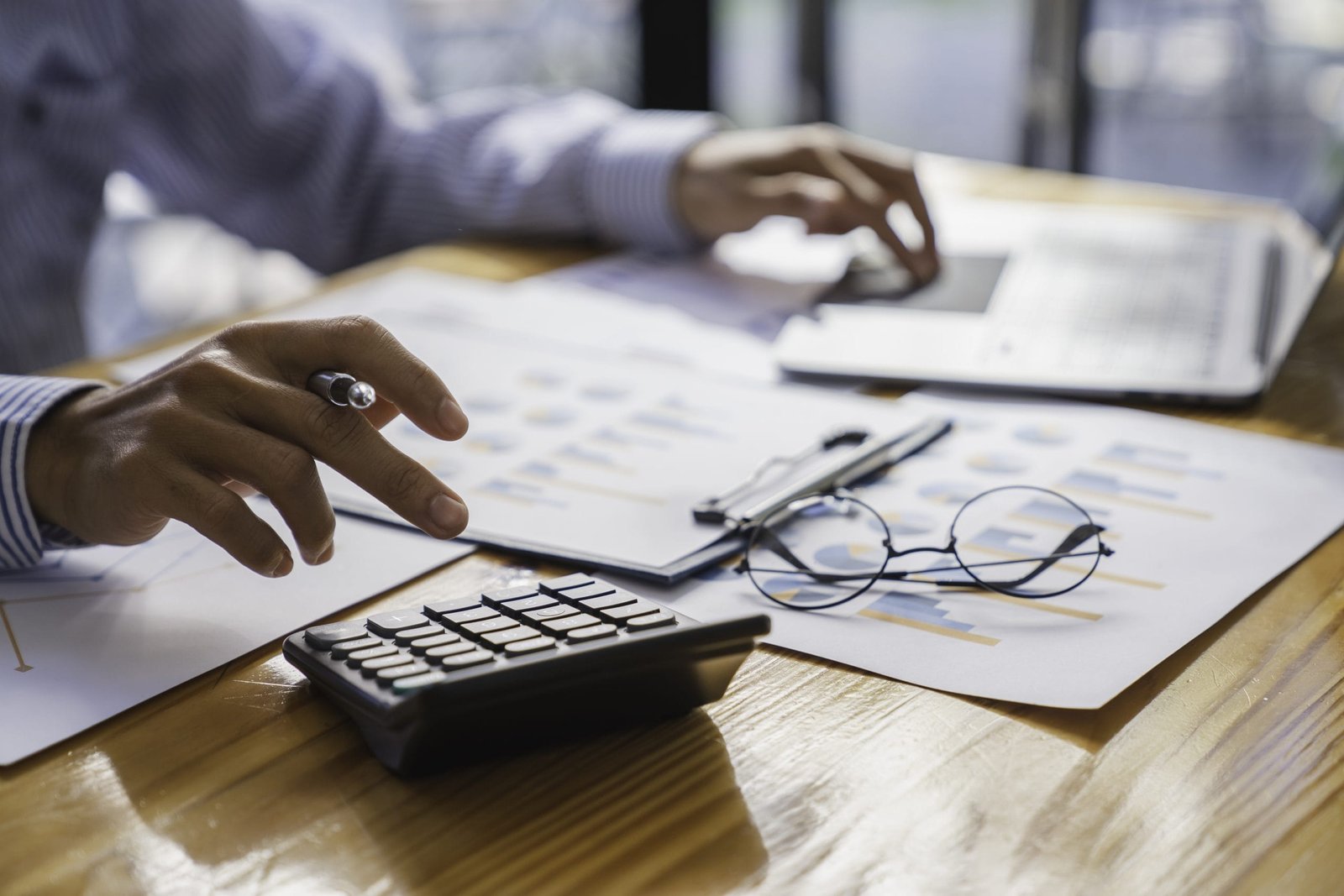 roofing-business-valuation-scaled